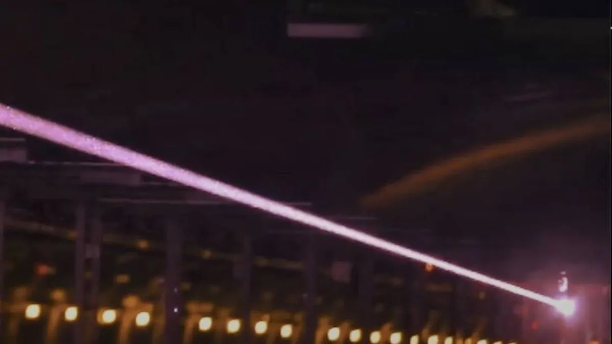 EEUU dispara un rayo láser e 'impacta' a 8,6 km de distancia: es un hito sin precedentes para la industria militar y la NASA